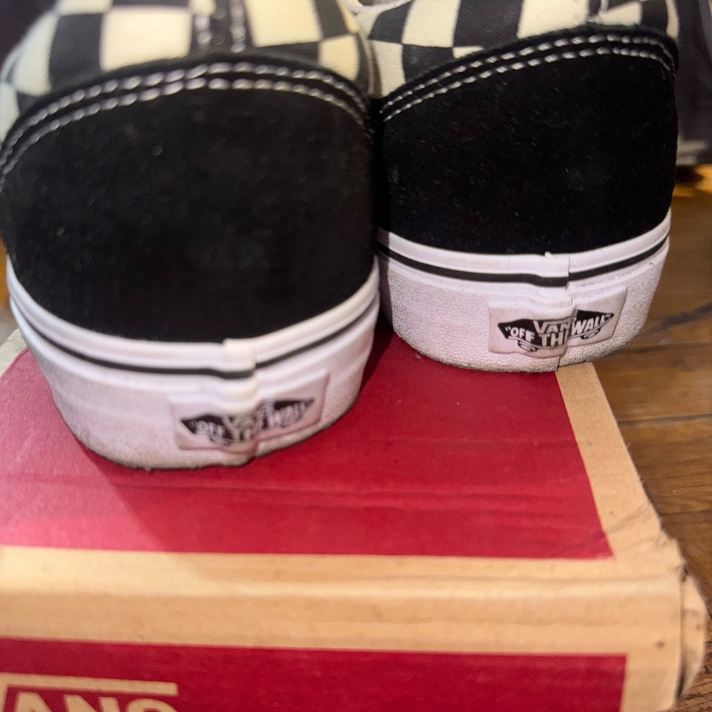 Vans - Picture 5 of 6